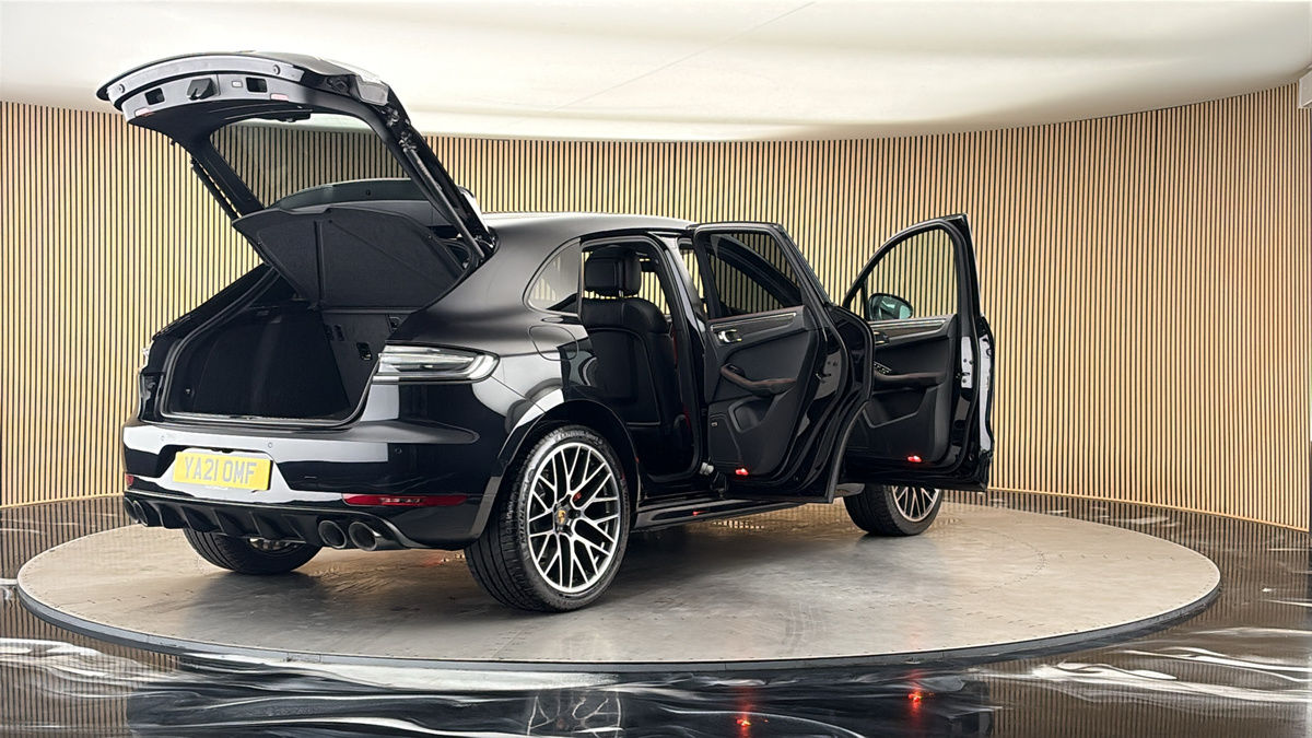 More views of Porsche Macan