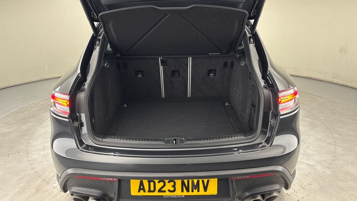 Porsche Macan Image 11