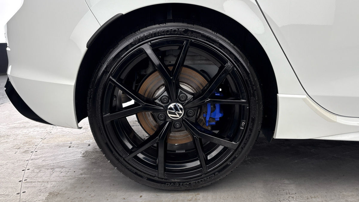 Volkswagen Golf Image 10