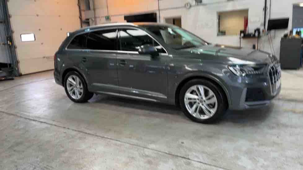 More views of Audi Q7