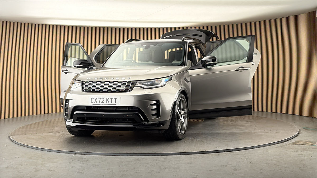 More views of Land Rover Discovery