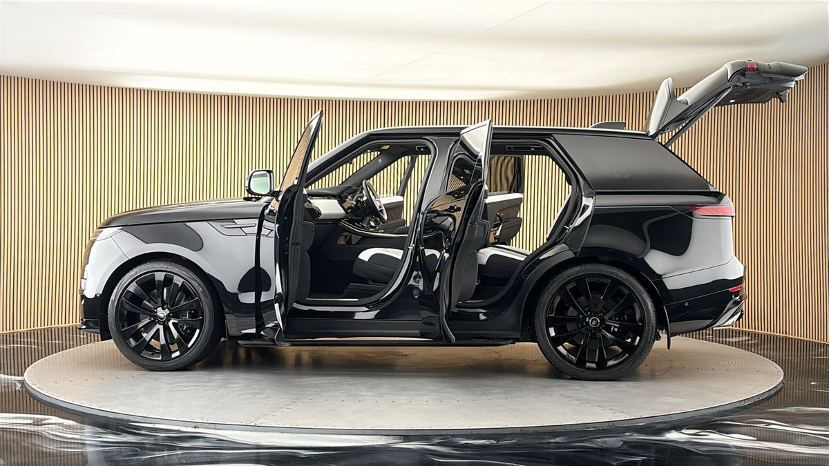More views of Land Rover Range Rover Sport