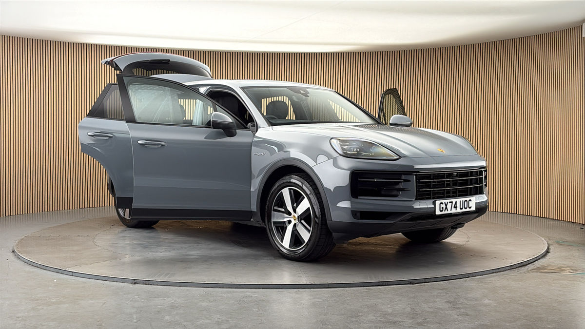 More views of Porsche Cayenne