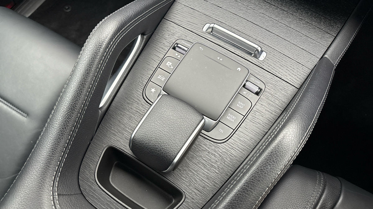 Mercedes-Benz GLE Image 25