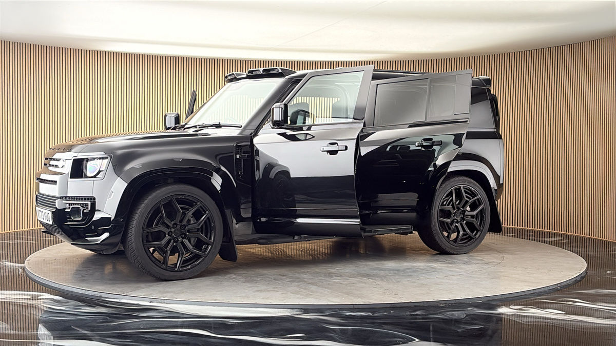 More views of Land Rover Defender 110