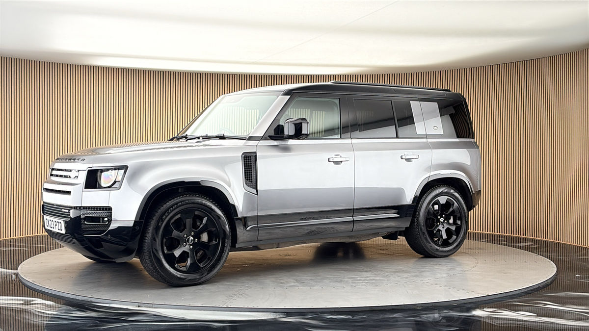 More views of Land Rover Defender 110