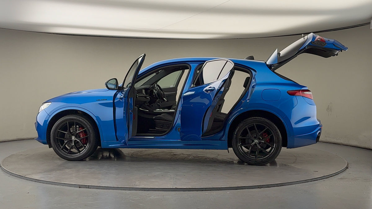 More views of Alfa Romeo Stelvio