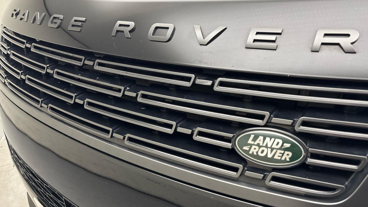 Land Rover Range Rover Sport Image 24