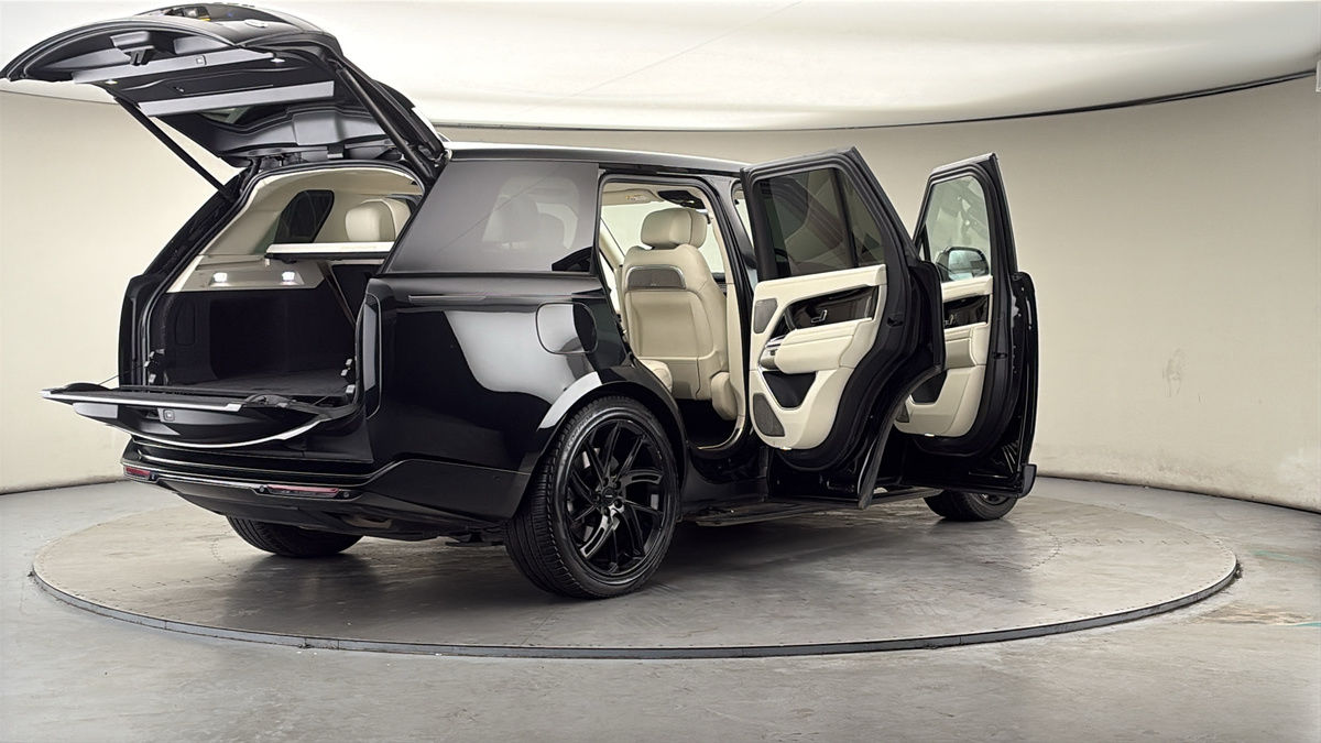 More views of Land Rover Range Rover