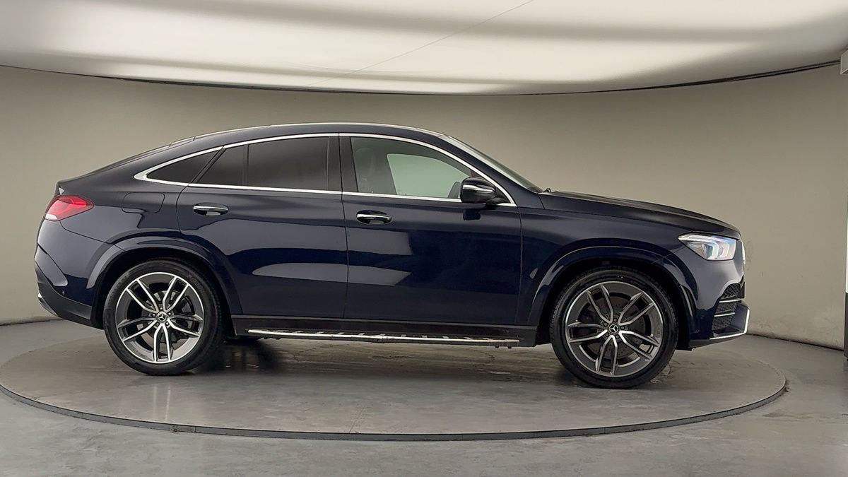 More views of Mercedes-Benz GLE