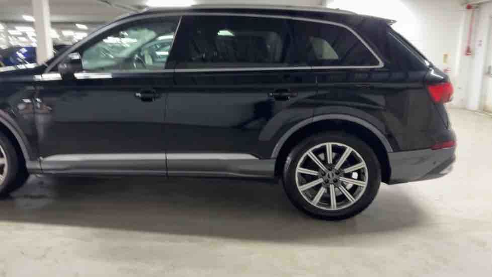 More views of Audi Q7