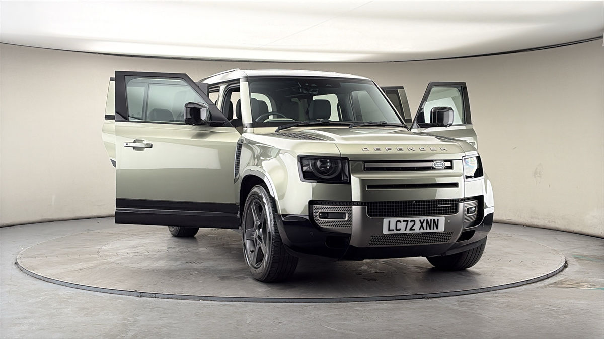 More views of Land Rover Defender 110