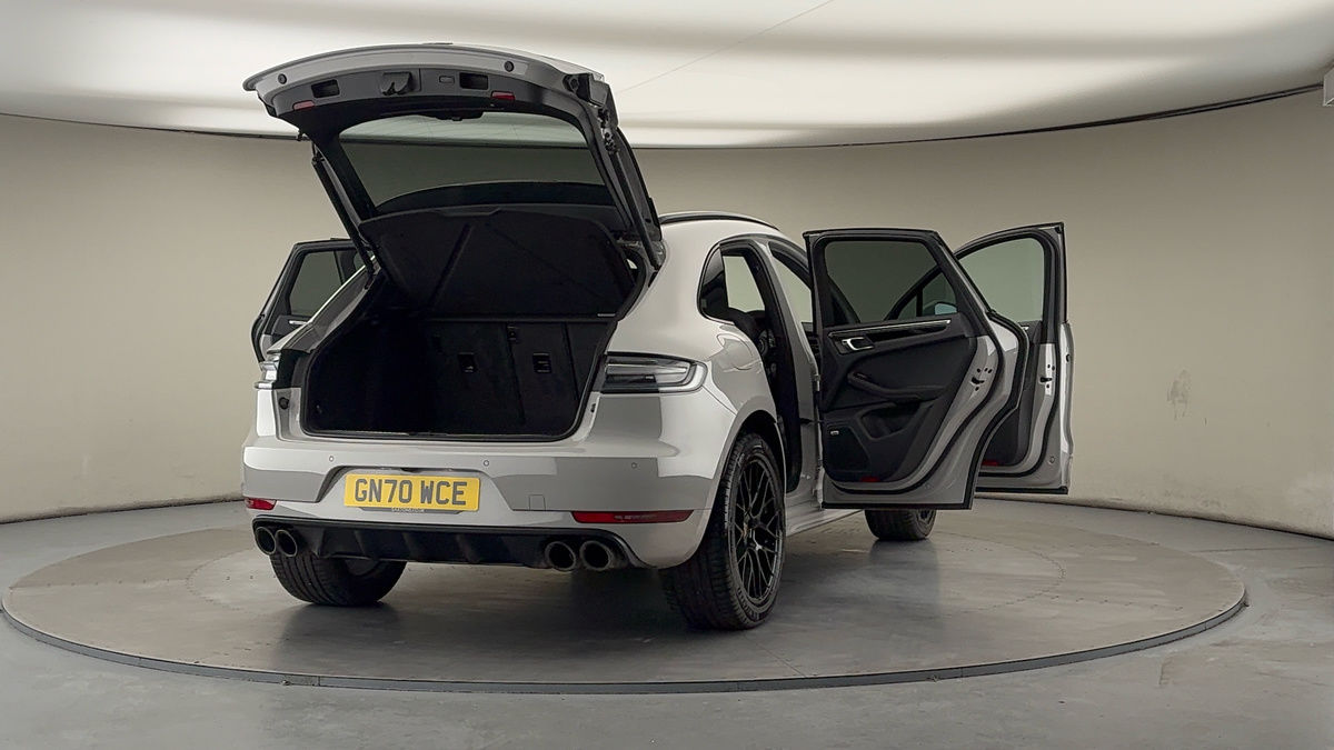 More views of Porsche Macan