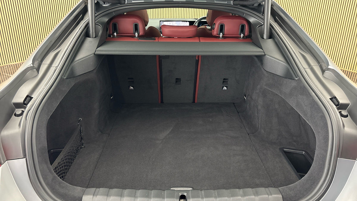 BMW i4 Image 12