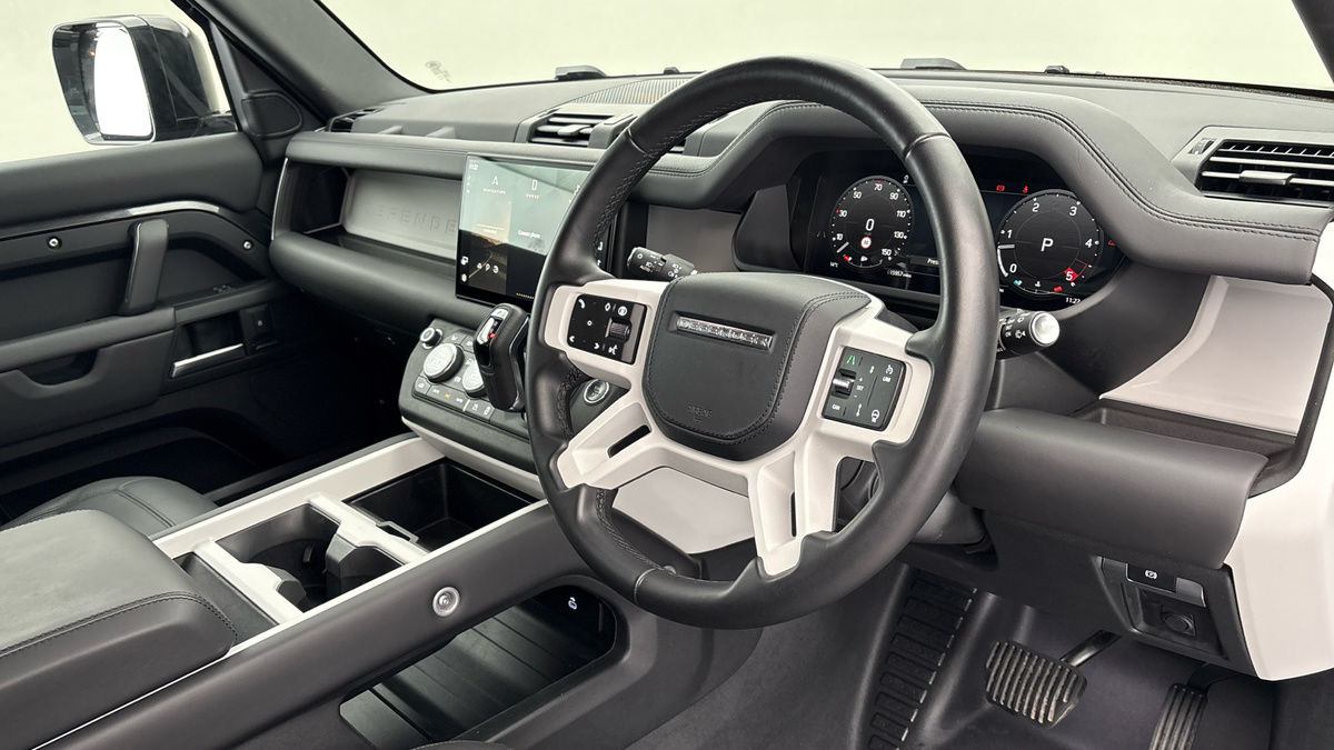 Land Rover Defender 110 Urban Image 5