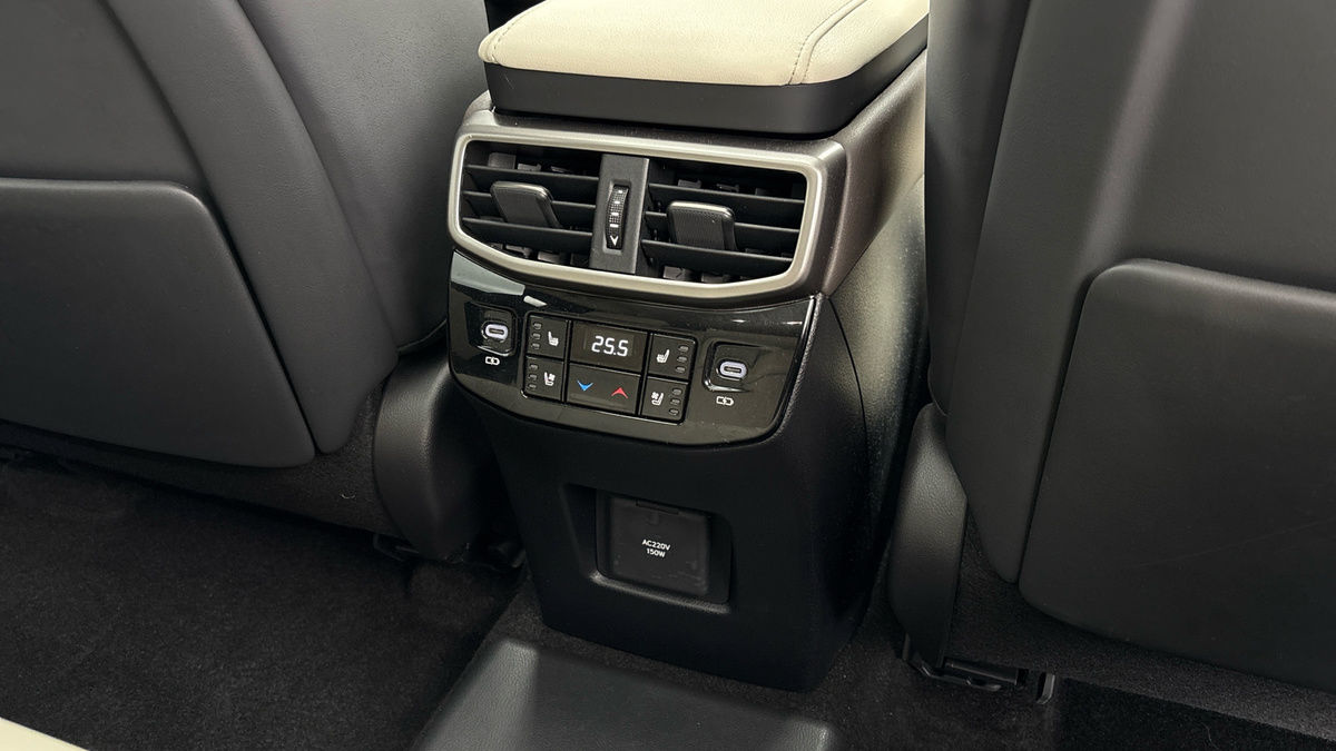 Lexus RX Image 25