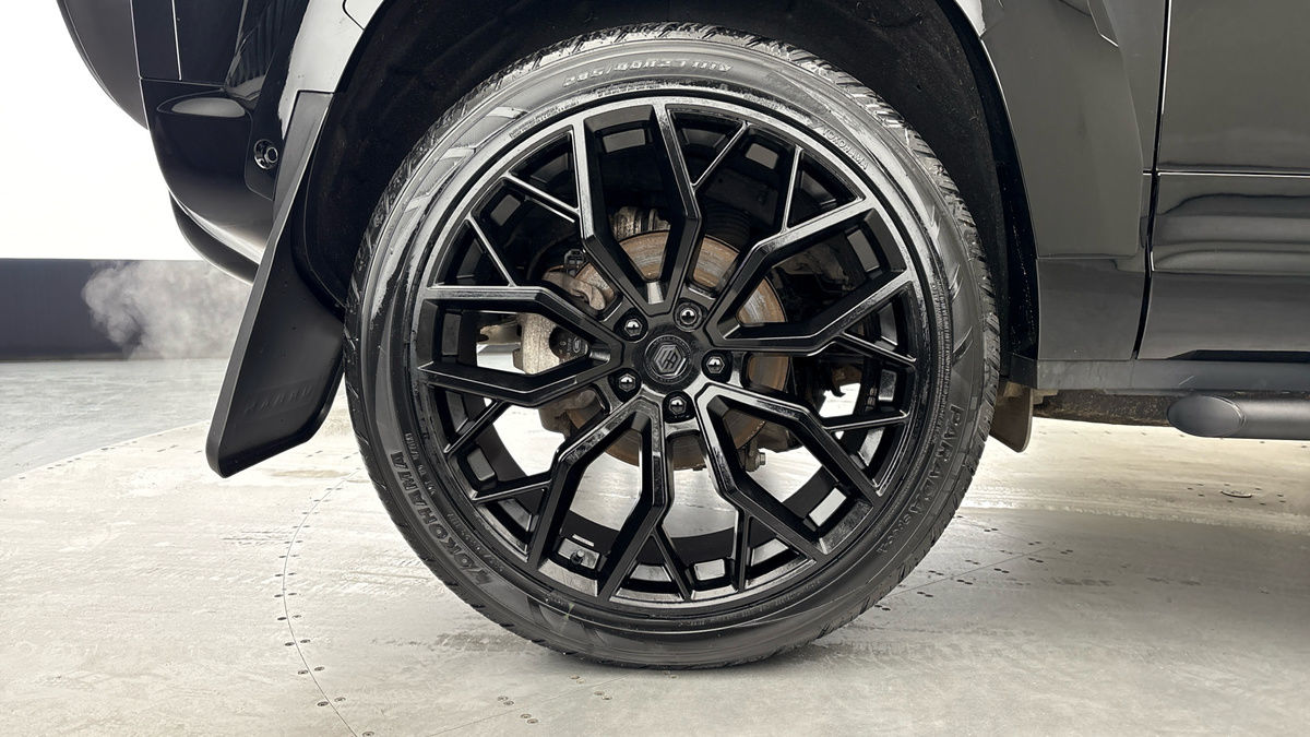 Land Rover Defender 90 Urban Image 10