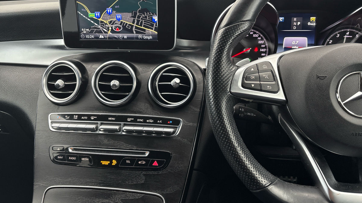 Mercedes-Benz GLC Image 13