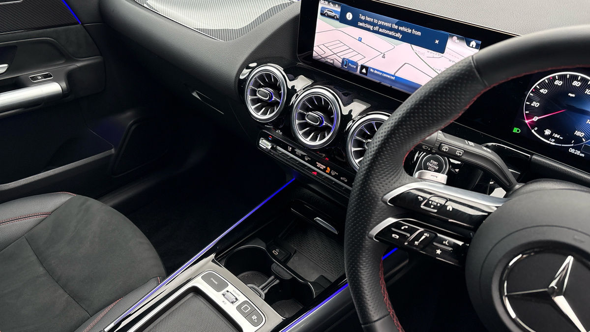 Mercedes-Benz GLA Image 18