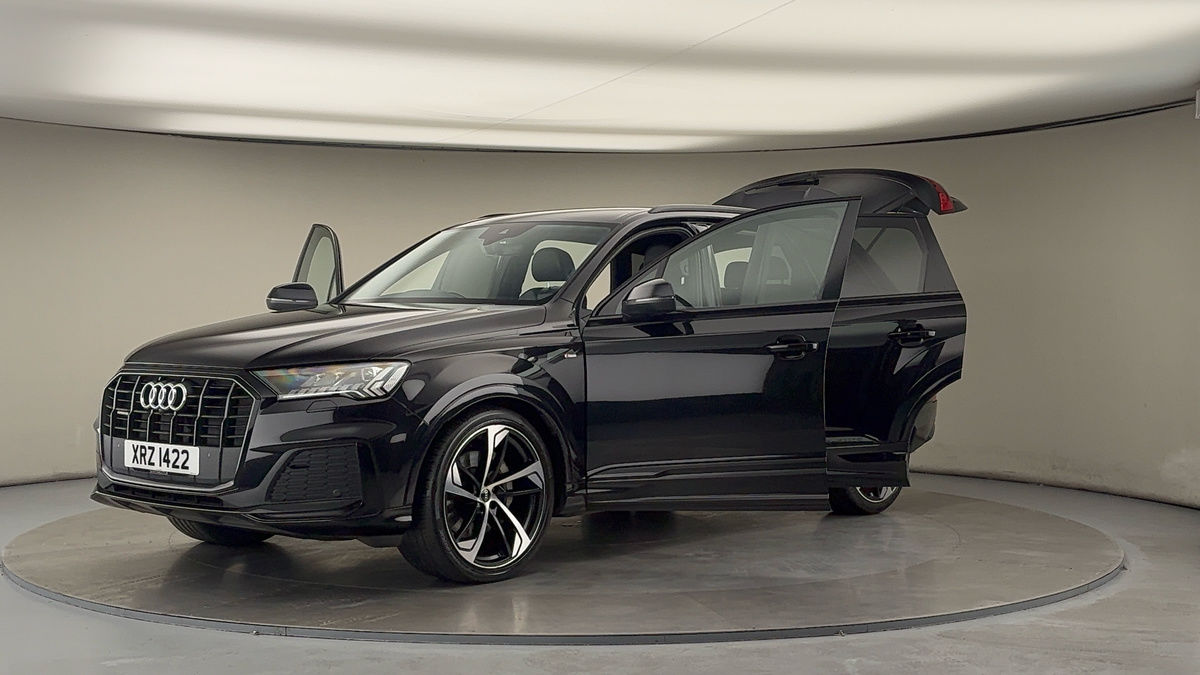 More views of Audi Q7