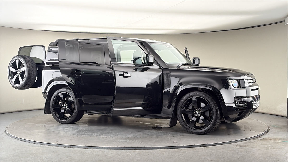 More views of Land Rover Defender 110