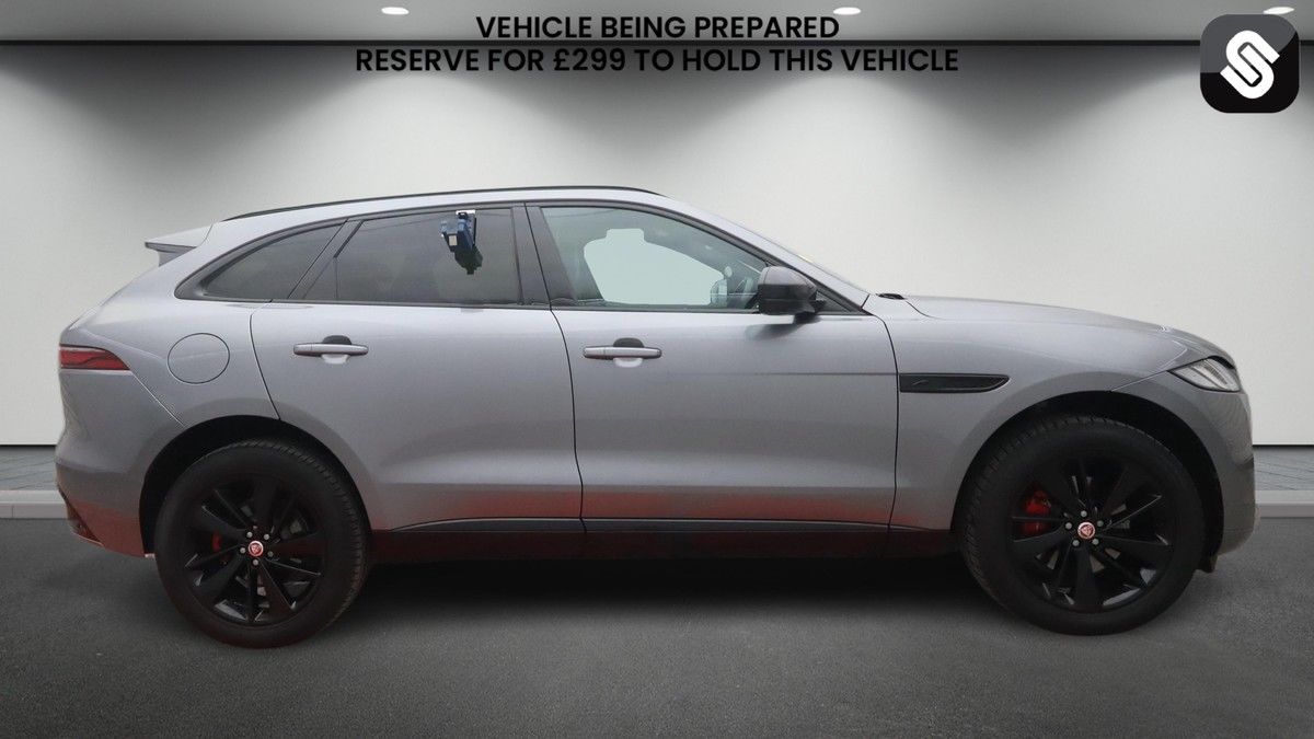 Jaguar F-PACE Image 5