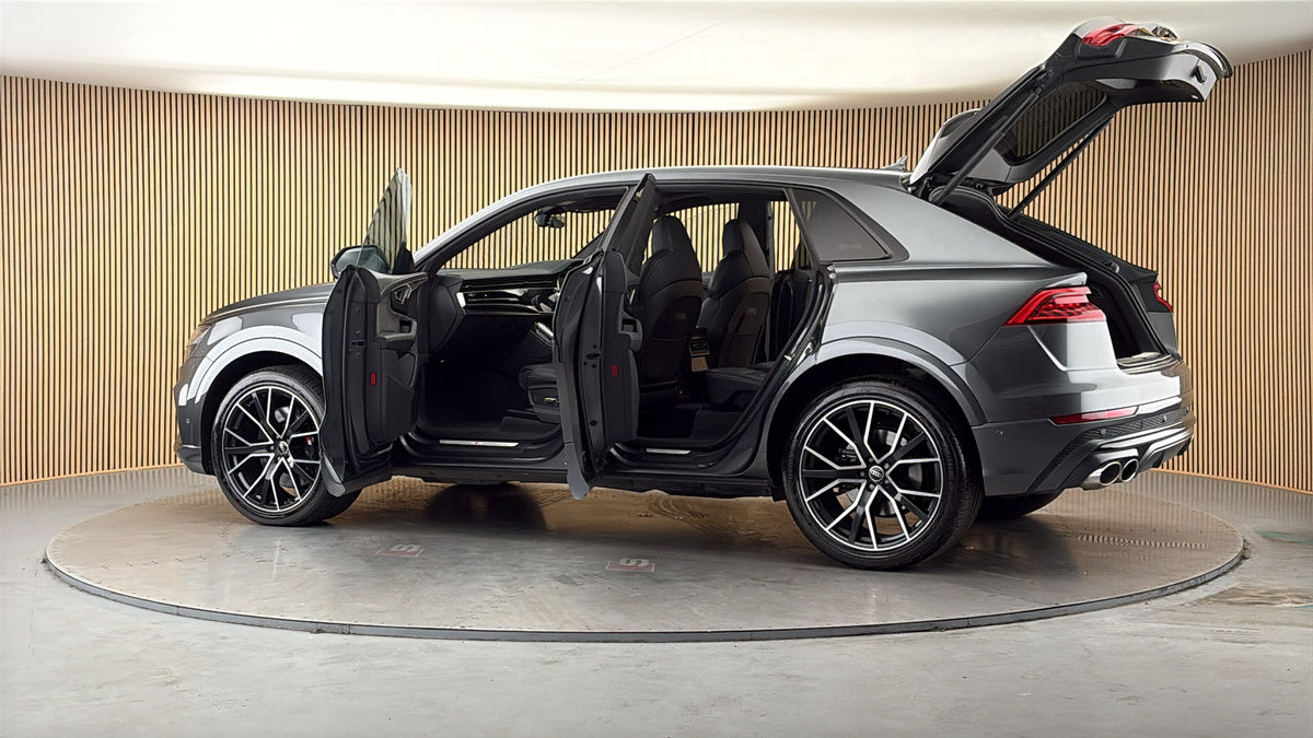 More views of Audi SQ8