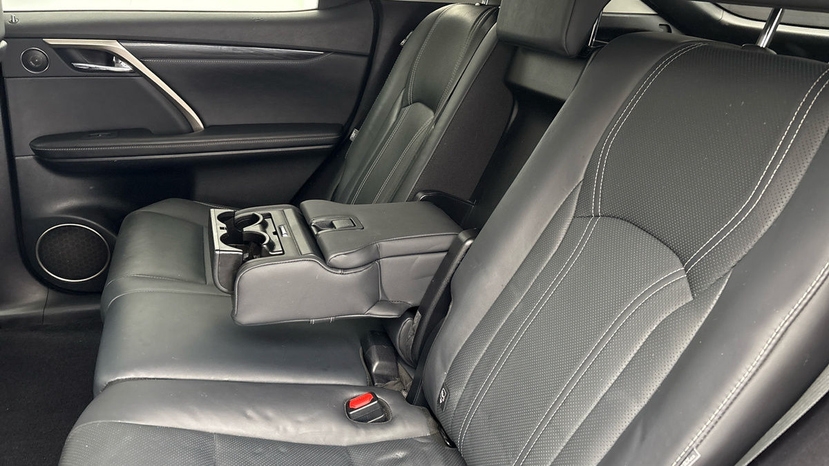 Lexus RX Image 9