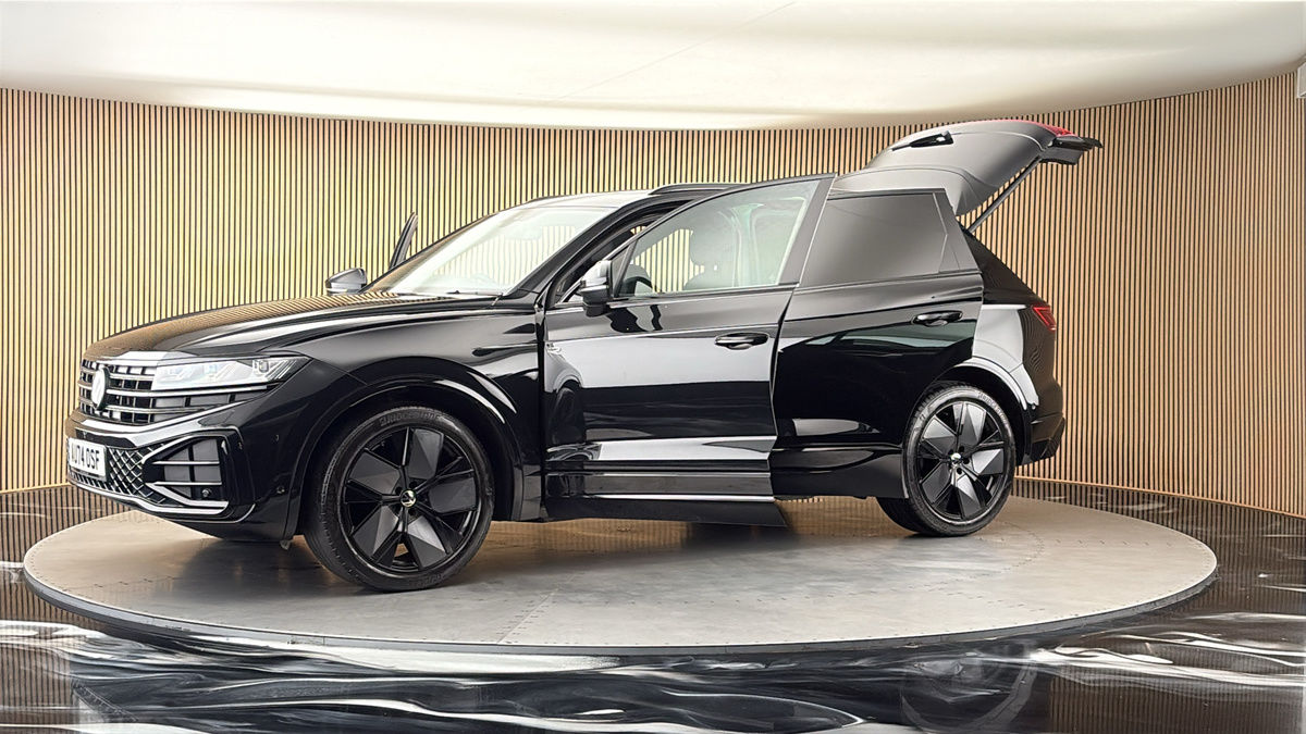 More views of Volkswagen Touareg