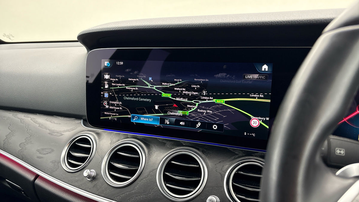 Mercedes-Benz E Class Image 17