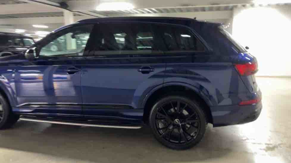 More views of Audi Q7