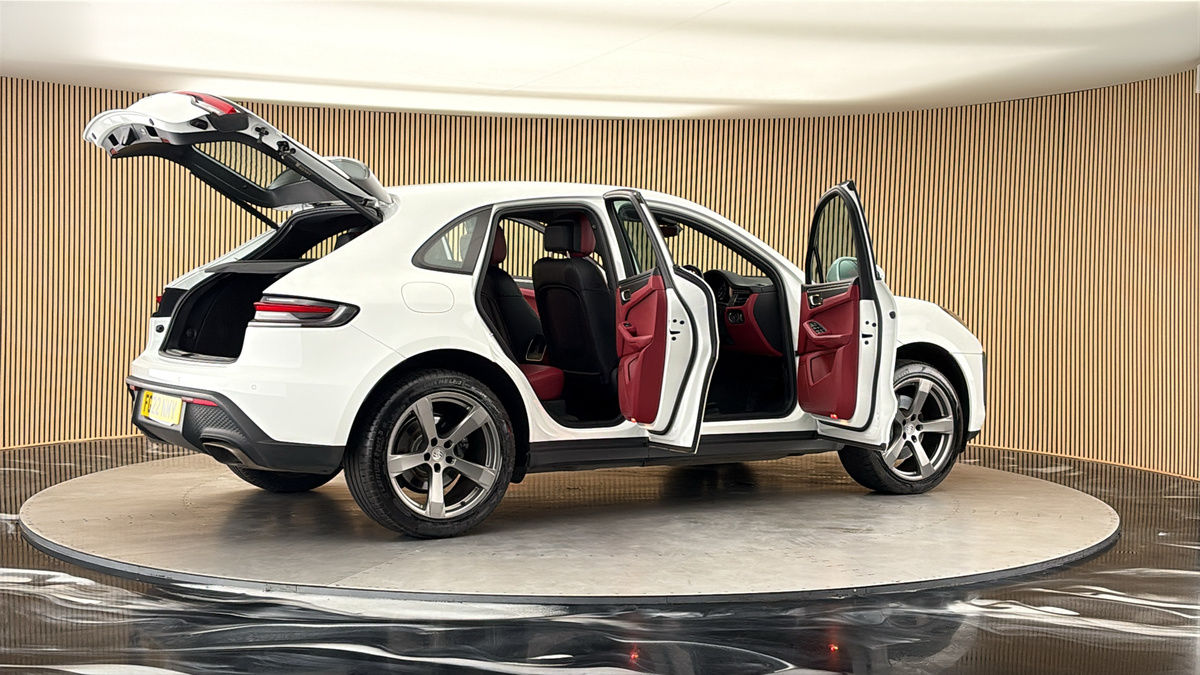 More views of Porsche Macan