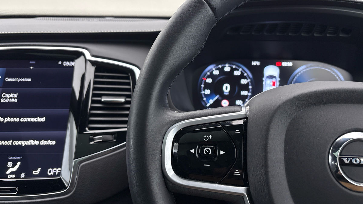 Volvo XC90 Image 13