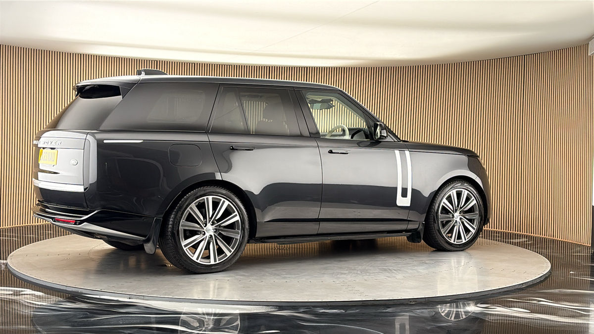 More views of Land Rover Range Rover