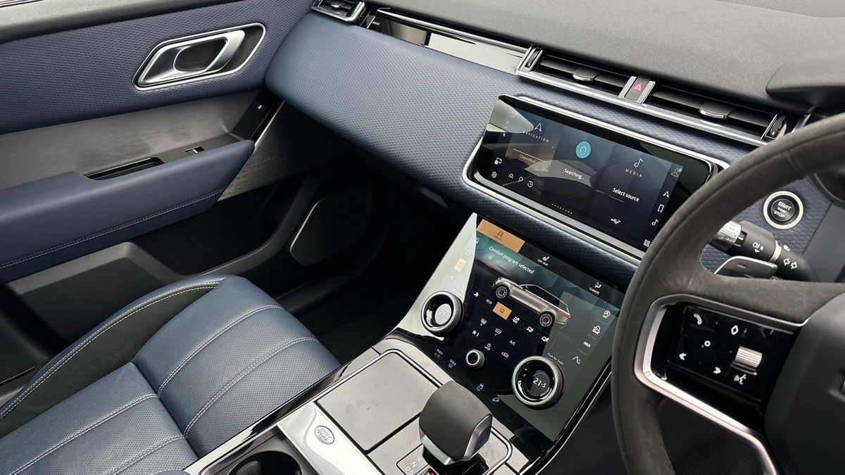 Land Rover Range Rover Velar Image 18