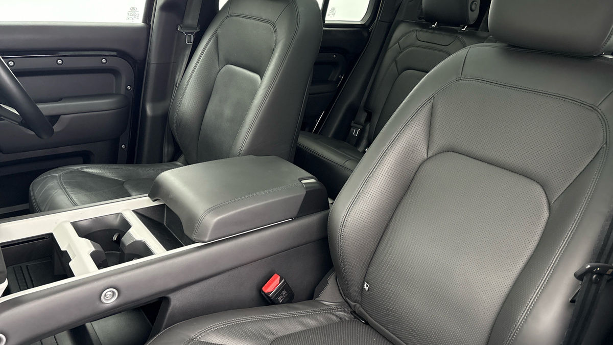 Land Rover Defender 110 Urban Image 7