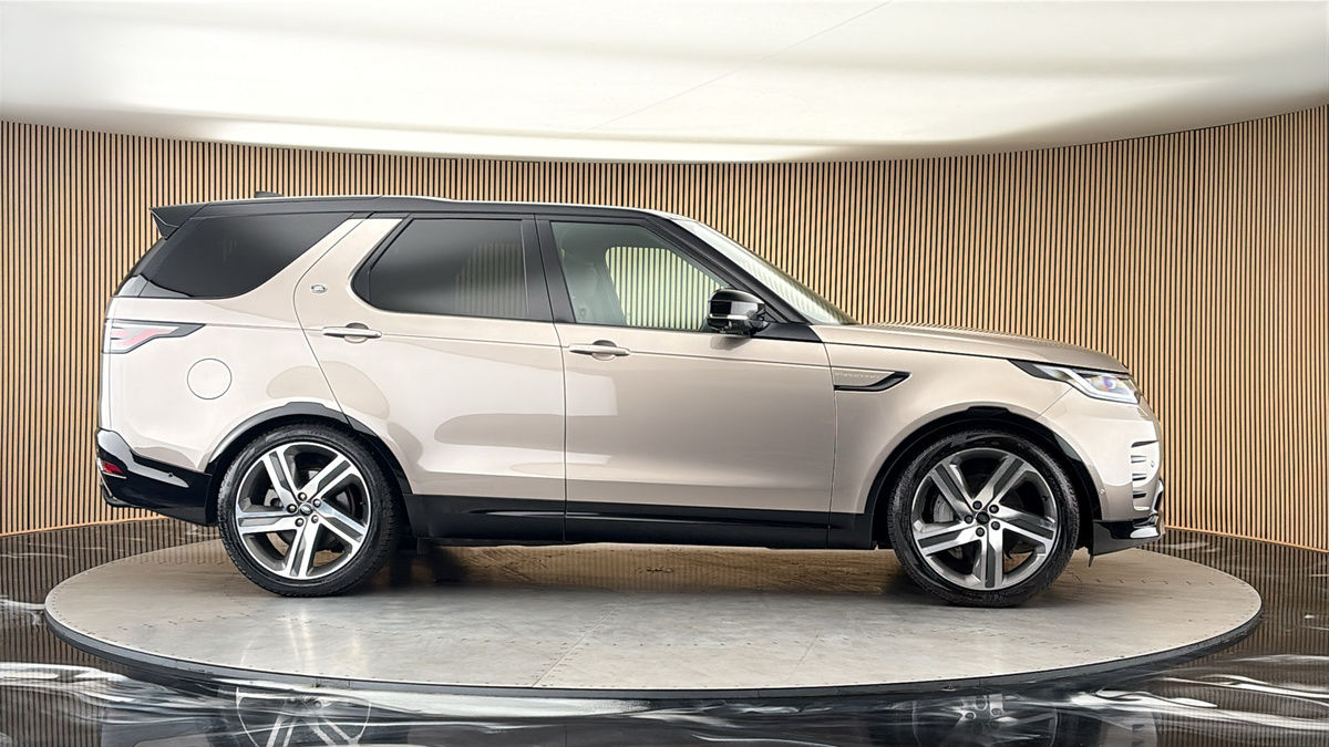 More views of Land Rover Discovery
