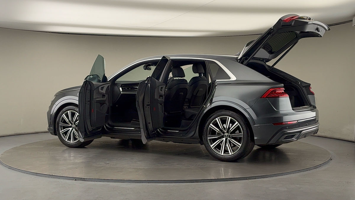 More views of Audi Q8