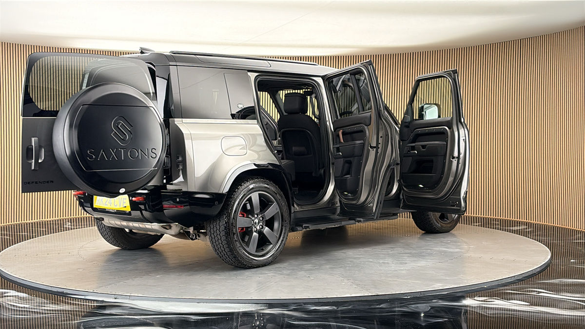 More views of Land Rover Defender 110