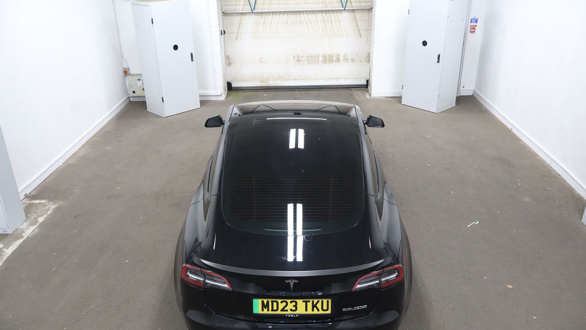 Tesla Model 3 Image 8