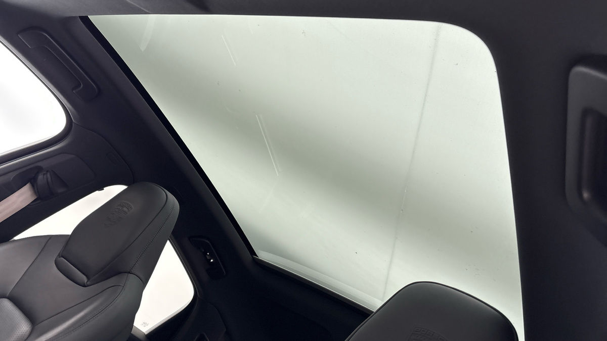 Porsche Cayenne Image 6
