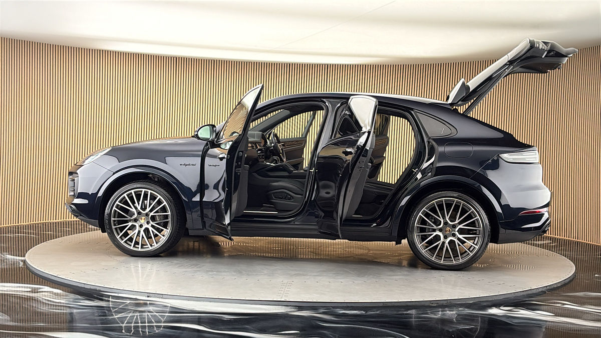 More views of Porsche Cayenne
