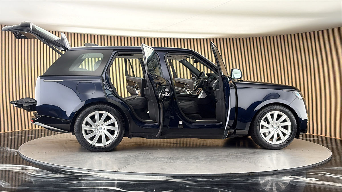 More views of Land Rover Range Rover