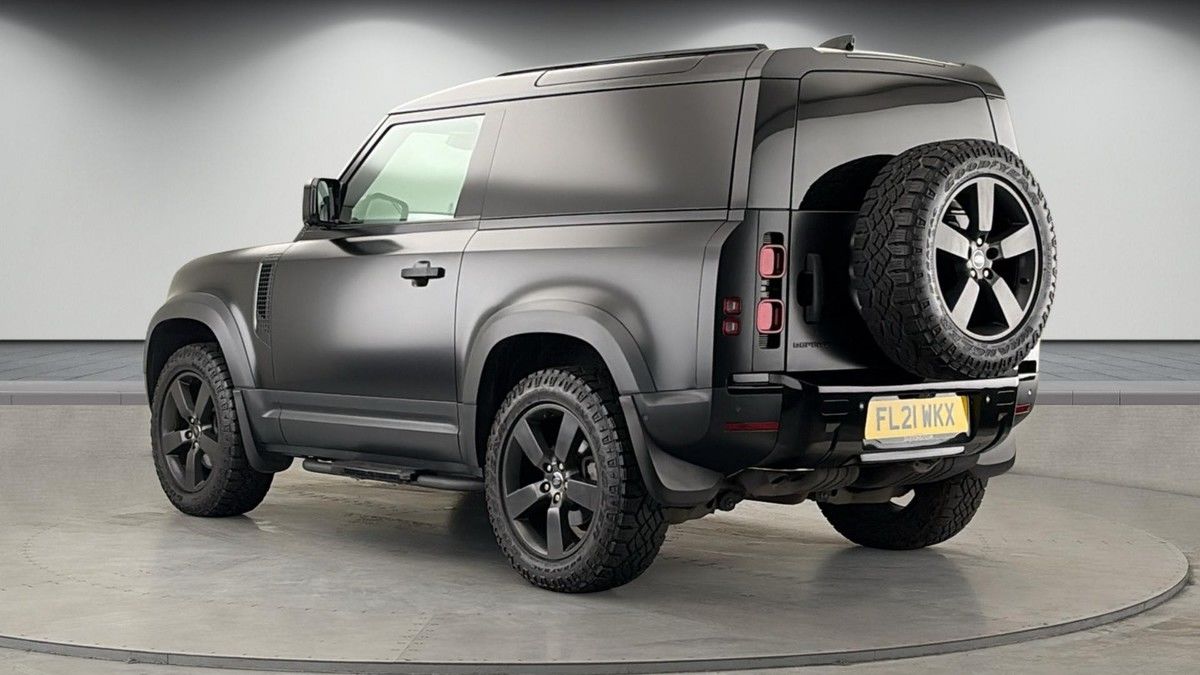Land Rover Defender 90 Image 2