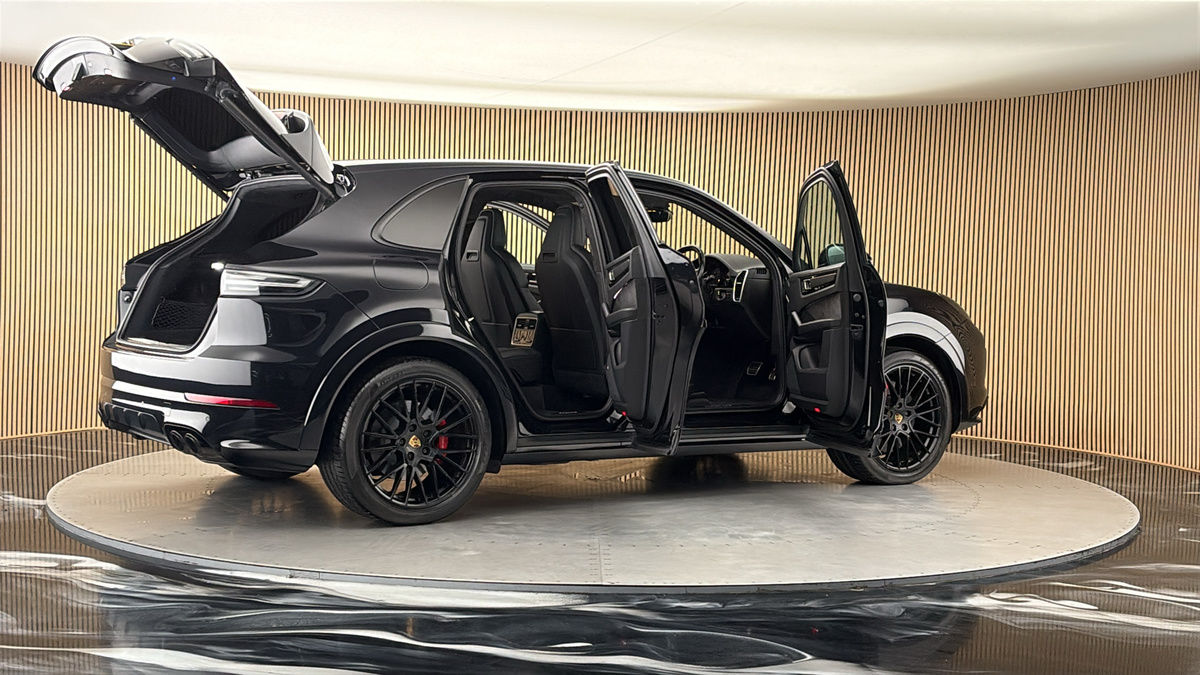 More views of Porsche Cayenne
