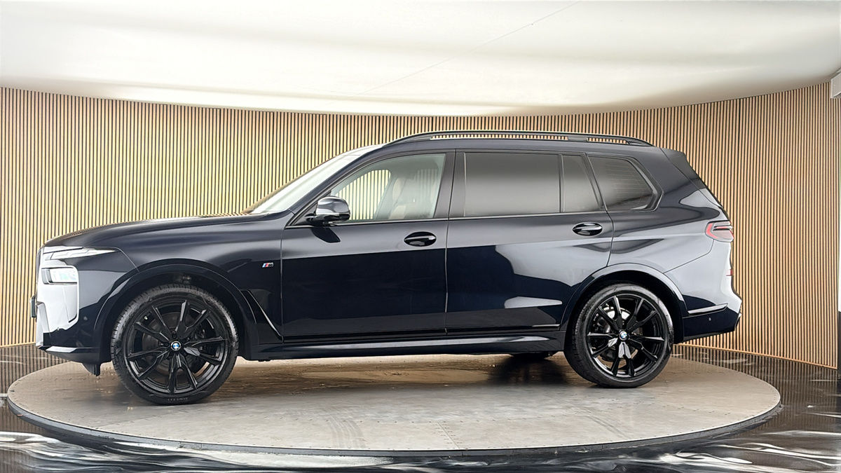 More views of BMW X7