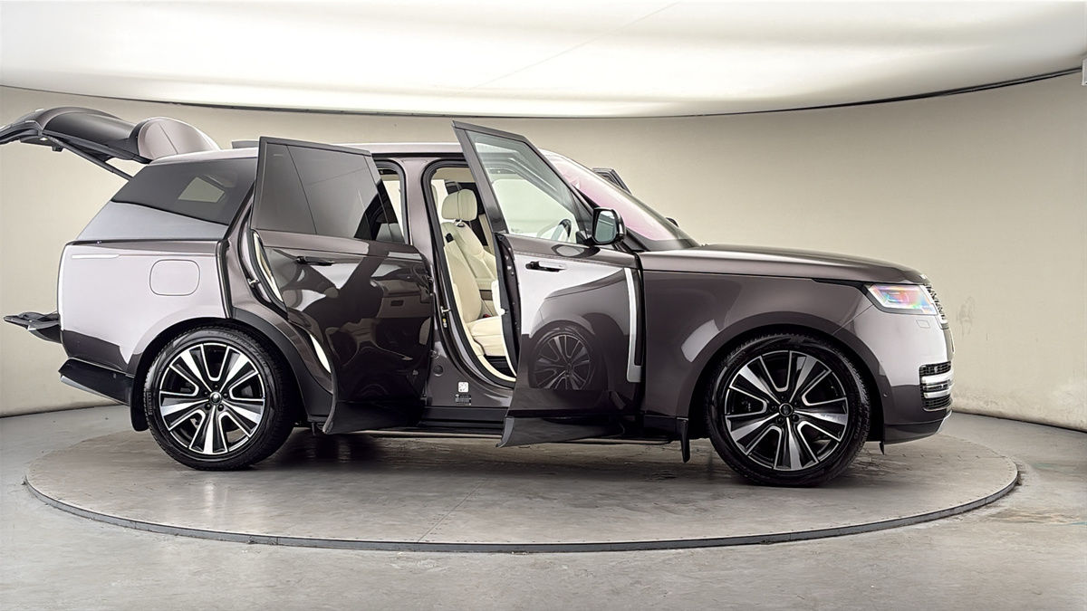 More views of Land Rover Range Rover