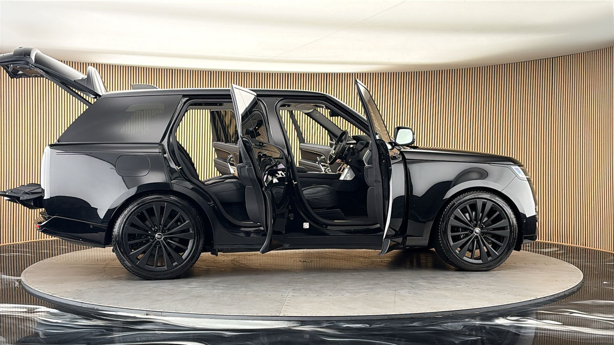 More views of Land Rover Range Rover