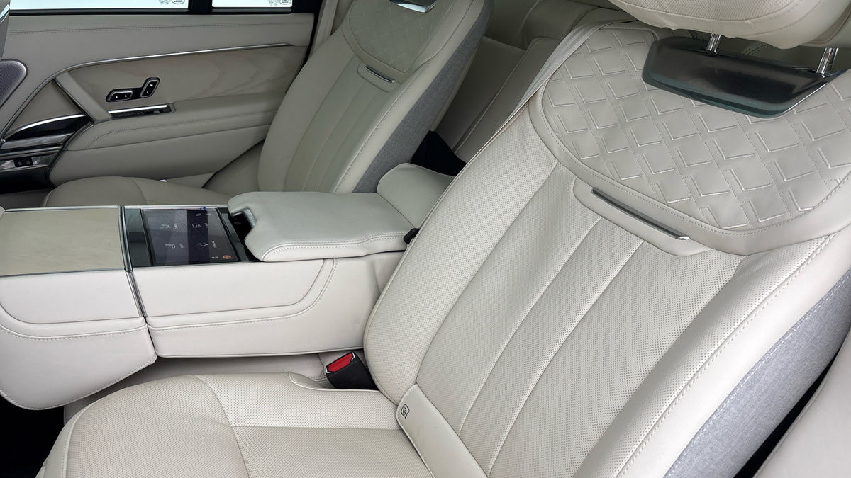 Land Rover Range Rover Image 9