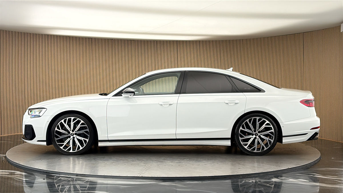 Audi S8 Image 15